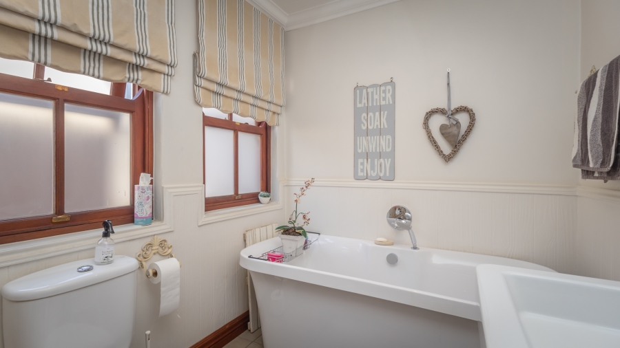 3 Bedroom Property for Sale in The Coves North West